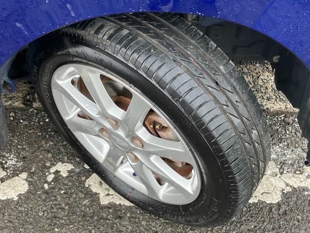 ムーヴＸＬＥＤヘッドライト　バックカメラ／ステアリングスイッチ　１４インチアルミホイール　プッシュボタンスターター　オートエアコン　オート格納ドアミラー　運転席シートリフター　横滑り防止装置　エコアイドル（千葉県）の中古車