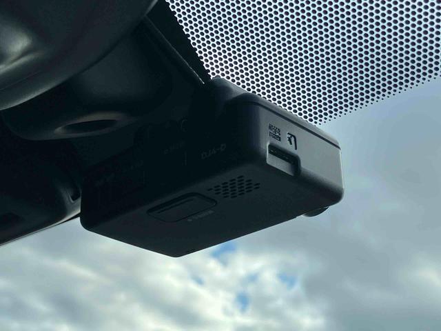 ノートｅ−パワー　メダリストナビ／ＴＶ／ＤＶＤ／ＢＴ　全周囲カメラ　ＥＴＣ　ドラレコ　ｅ−ＰＯＷＥＲ　モニター付きルームミラー　全車速追従クルコン　ＬＥＤヘッドランプ　オートライト　革巻ステアリング　アルミホイール　スマートキー（千葉県）の中古車