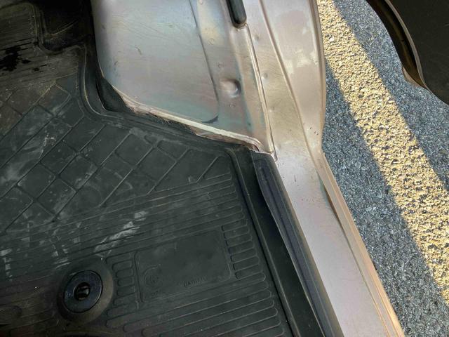 ハイゼットカーゴデラックスＳＡIII衝突被害軽減ブレーキ　横滑り防止装置　オートハイビーム　プライバシーガラス　フロントパワーウィンドウ　オーバーヘッドシェルフ　スピーカー一体型ＡＭ・ＦＭラジオ　キーレスエントリー　アイドリングストップ（千葉県）の中古車