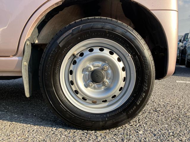 ハイゼットカーゴデラックスＳＡIII衝突被害軽減ブレーキ　横滑り防止装置　オートハイビーム　プライバシーガラス　フロントパワーウィンドウ　オーバーヘッドシェルフ　スピーカー一体型ＡＭ・ＦＭラジオ　キーレスエントリー　アイドリングストップ（千葉県）の中古車