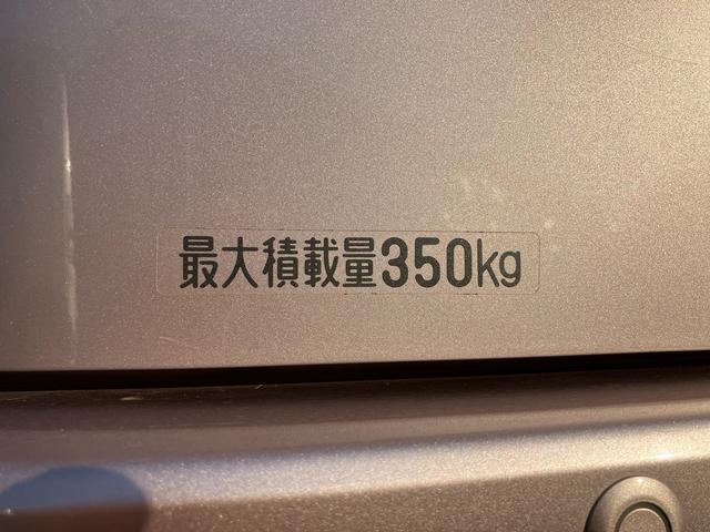 ハイゼットカーゴデラックスＳＡIII衝突被害軽減ブレーキ　横滑り防止装置　オートハイビーム　プライバシーガラス　フロントパワーウィンドウ　オーバーヘッドシェルフ　スピーカー一体型ＡＭ・ＦＭラジオ　キーレスエントリー　アイドリングストップ（千葉県）の中古車