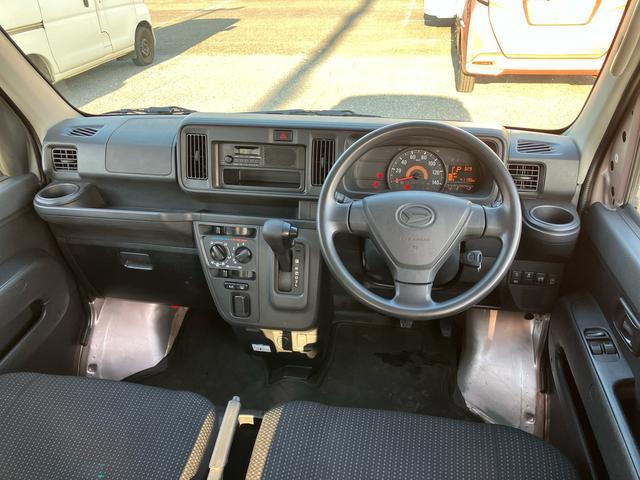 ハイゼットカーゴデラックスＳＡIII衝突被害軽減ブレーキ　横滑り防止装置　オートハイビーム　プライバシーガラス　フロントパワーウィンドウ　オーバーヘッドシェルフ　スピーカー一体型ＡＭ・ＦＭラジオ　キーレスエントリー　アイドリングストップ（千葉県）の中古車