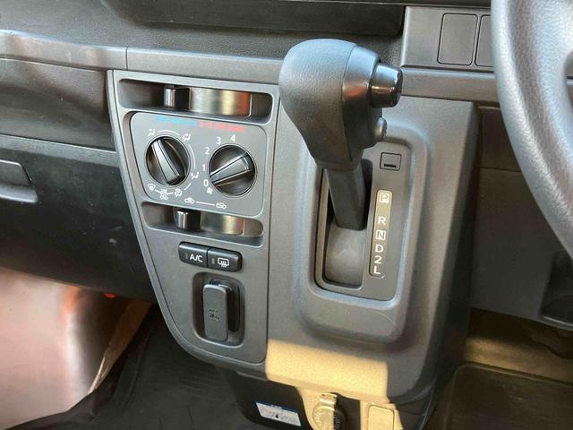 ハイゼットカーゴデラックスＳＡIII衝突被害軽減ブレーキ　横滑り防止装置　オートハイビーム　プライバシーガラス　フロントパワーウィンドウ　オーバーヘッドシェルフ　スピーカー一体型ＡＭ・ＦＭラジオ　キーレスエントリー　アイドリングストップ（千葉県）の中古車