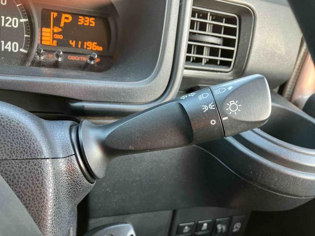 ハイゼットカーゴデラックスＳＡIII衝突被害軽減ブレーキ　横滑り防止装置　オートハイビーム　プライバシーガラス　フロントパワーウィンドウ　オーバーヘッドシェルフ　スピーカー一体型ＡＭ・ＦＭラジオ　キーレスエントリー　アイドリングストップ（千葉県）の中古車