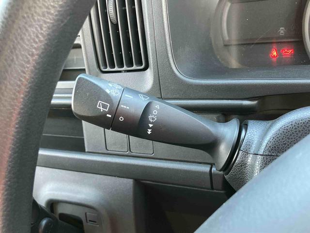 ハイゼットカーゴデラックスＳＡIII衝突被害軽減ブレーキ　横滑り防止装置　オートハイビーム　プライバシーガラス　フロントパワーウィンドウ　オーバーヘッドシェルフ　スピーカー一体型ＡＭ・ＦＭラジオ　キーレスエントリー　アイドリングストップ（千葉県）の中古車