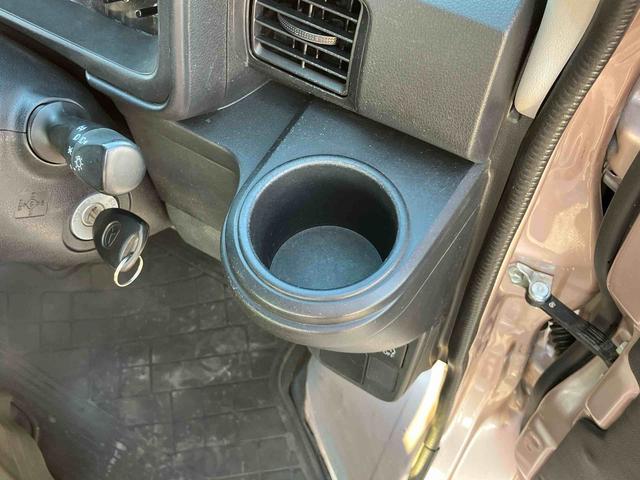 ハイゼットカーゴデラックスＳＡIII衝突被害軽減ブレーキ　横滑り防止装置　オートハイビーム　プライバシーガラス　フロントパワーウィンドウ　オーバーヘッドシェルフ　スピーカー一体型ＡＭ・ＦＭラジオ　キーレスエントリー　アイドリングストップ（千葉県）の中古車