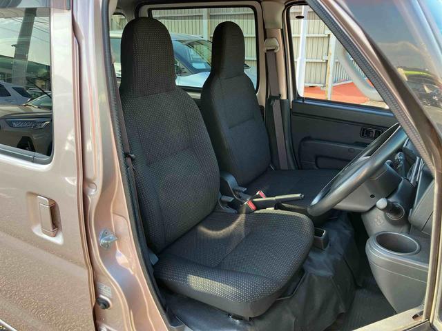 ハイゼットカーゴデラックスＳＡIII衝突被害軽減ブレーキ　横滑り防止装置　オートハイビーム　プライバシーガラス　フロントパワーウィンドウ　オーバーヘッドシェルフ　スピーカー一体型ＡＭ・ＦＭラジオ　キーレスエントリー　アイドリングストップ（千葉県）の中古車