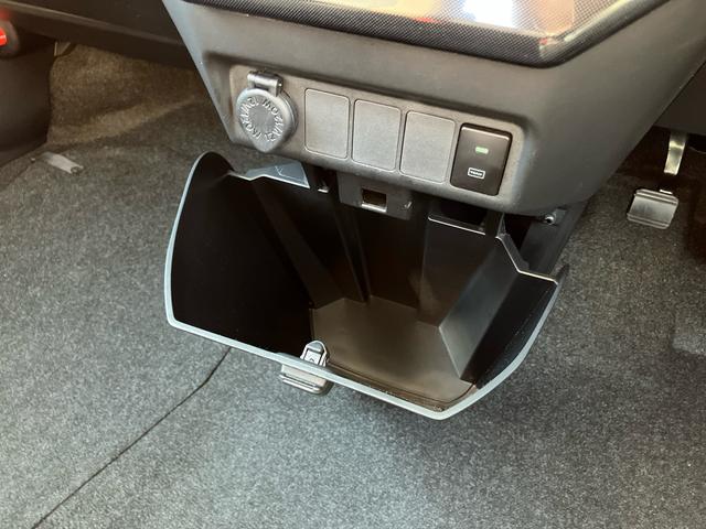 トールＧ９型ナビ／ＴＶ／ＢＴ／ＤＶＤ／ＵＳＢ　Ｂカメラ　ＬＥＤヘッドライト　オートライト　オートハイビーム　スマアシ　コーナーセンサー　キーフリーシステム　ステアリングリモコン　シートリフター　オートエアコン（千葉県）の中古車