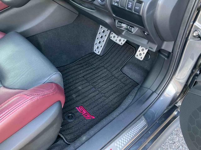 レヴォーグＳＴＩスポーツ　ＥＸターボ　４ＷＤ　ナビ／ＴＶ／ＤＶＤ／ＢＴ／ＵＳＢ　ＦＬＢカメラ　ＥＴＣ　ドラレコ　アイサイト　コーナーセンサー　Ｐシート　Ｐリヤゲート　Ｆシートヒーター　Ｒシートヒーター　パドルシフト　アルミホイール（千葉県）の中古車