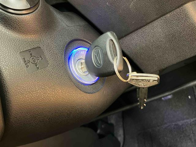 ハイゼットカーゴクルーズターボＳＡIII４ＷＤ　ビジネスパック　モモ製ステアリングホイール　フロントドライブレコーダー　フロアーイルミネーション　キー照明　エントリーライト　オーバーヘッドシェルフ　ファインウッド調センタークラスターパネル（千葉県）の中古車