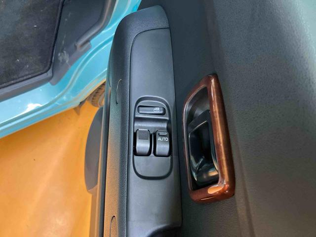 ハイゼットカーゴクルーズターボＳＡIII４ＷＤ　ビジネスパック　モモ製ステアリングホイール　フロントドライブレコーダー　フロアーイルミネーション　キー照明　エントリーライト　オーバーヘッドシェルフ　ファインウッド調センタークラスターパネル（千葉県）の中古車