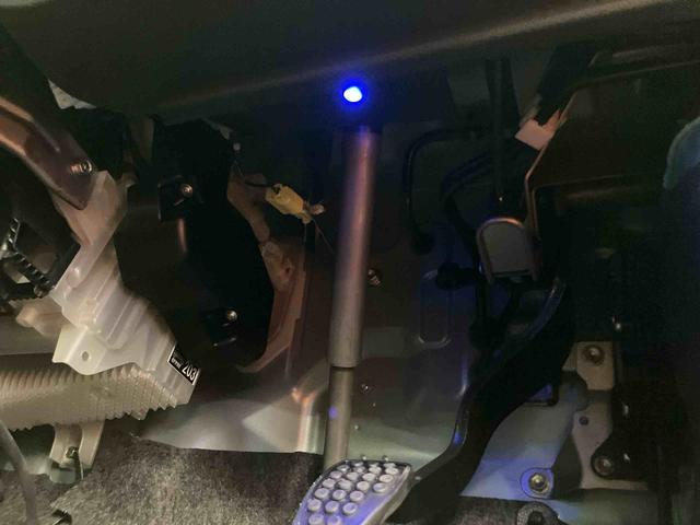 ハイゼットカーゴクルーズターボＳＡIII４ＷＤ　ビジネスパック　モモ製ステアリングホイール　フロントドライブレコーダー　フロアーイルミネーション　キー照明　エントリーライト　オーバーヘッドシェルフ　ファインウッド調センタークラスターパネル（千葉県）の中古車