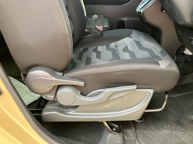 タントファンクロスナビ／ＢＴ／ＴＶ／ＤＩＳＣ／Ｂカメラ／ステアスイッチ　前方ドラレコ　ＥＴＣ　ルーフレール　両側パワスラ　１４インチアルミ　ＬＥＤヘッド＆フォグ　シートヒーター　電動駐車ブレーキ　衝突被害軽減ブレーキ（千葉県）の中古車