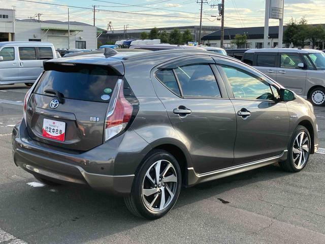 アクアＸ−アーバンナビ／ワンセグ／ＣＤ／ＡＵＸ／ＢＴ　ＥＴＣ　ルーフレール　前後コーナーセンサー　ＬＥＤヘッドライト　オートライト　ＬＥＤフォグランプ　スペアタイヤ　アルミ　革ステアリング　キーフリー　オートエアコン（千葉県）の中古車