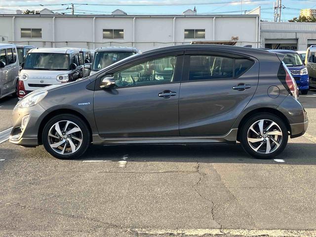 アクアＸ−アーバンナビ／ワンセグ／ＣＤ／ＡＵＸ／ＢＴ　ＥＴＣ　ルーフレール　前後コーナーセンサー　ＬＥＤヘッドライト　オートライト　ＬＥＤフォグランプ　スペアタイヤ　アルミ　革ステアリング　キーフリー　オートエアコン（千葉県）の中古車