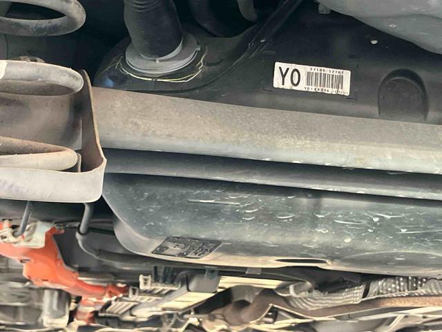 アクアＸ−アーバンナビ／ワンセグ／ＣＤ／ＡＵＸ／ＢＴ　ＥＴＣ　ルーフレール　前後コーナーセンサー　ＬＥＤヘッドライト　オートライト　ＬＥＤフォグランプ　スペアタイヤ　アルミ　革ステアリング　キーフリー　オートエアコン（千葉県）の中古車