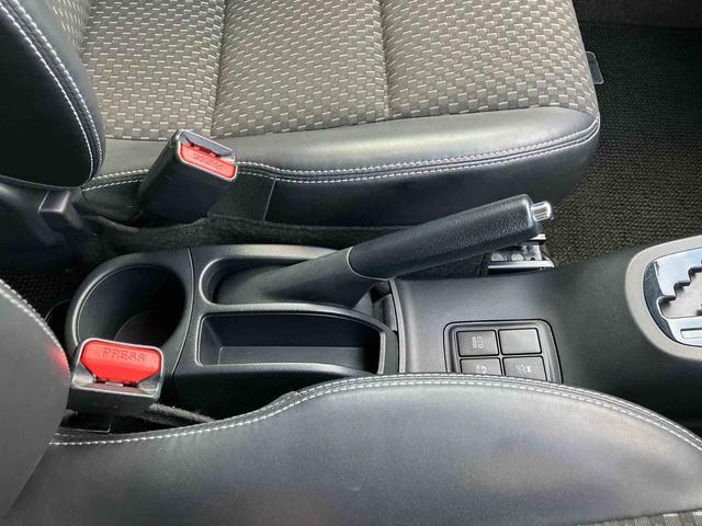 アクアＸ−アーバンナビ／ワンセグ／ＣＤ／ＡＵＸ／ＢＴ　ＥＴＣ　ルーフレール　前後コーナーセンサー　ＬＥＤヘッドライト　オートライト　ＬＥＤフォグランプ　スペアタイヤ　アルミ　革ステアリング　キーフリー　オートエアコン（千葉県）の中古車