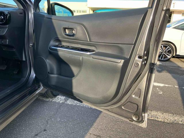 アクアＸ−アーバンナビ／ワンセグ／ＣＤ／ＡＵＸ／ＢＴ　ＥＴＣ　ルーフレール　前後コーナーセンサー　ＬＥＤヘッドライト　オートライト　ＬＥＤフォグランプ　スペアタイヤ　アルミ　革ステアリング　キーフリー　オートエアコン（千葉県）の中古車