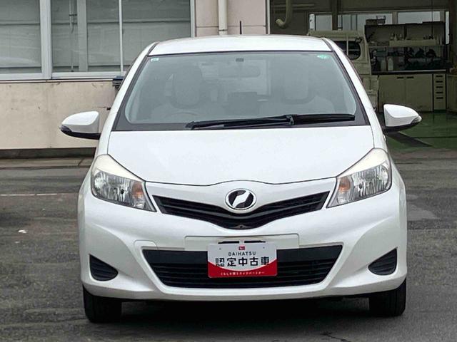 ヴィッツＦナビ／ワンセグ／ＣＤ／ＢＴ　ＡＵＸ接続　バックカメラ　プライバシーガラス　サイドレバー式ー駐車ブレーキ　シートリフター　チルトステアリング　電動格納ドアミラー　キーレスエントリー　マニュアルエアコン（千葉県）の中古車