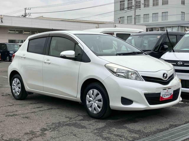ヴィッツＦナビ／ワンセグ／ＣＤ／ＢＴ　ＡＵＸ接続　バックカメラ　プライバシーガラス　サイドレバー式ー駐車ブレーキ　シートリフター　チルトステアリング　電動格納ドアミラー　キーレスエントリー　マニュアルエアコン（千葉県）の中古車