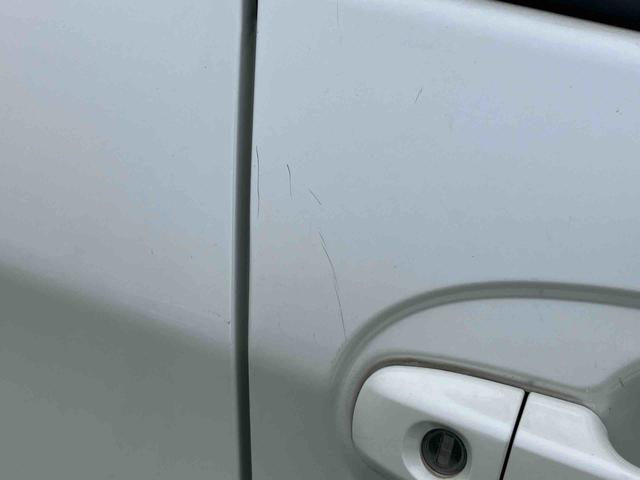 ヴィッツＦナビ／ワンセグ／ＣＤ／ＢＴ　ＡＵＸ接続　バックカメラ　プライバシーガラス　サイドレバー式ー駐車ブレーキ　シートリフター　チルトステアリング　電動格納ドアミラー　キーレスエントリー　マニュアルエアコン（千葉県）の中古車