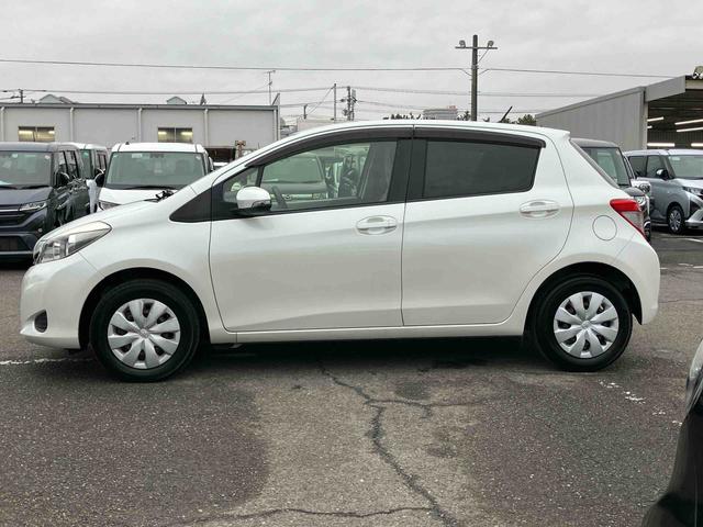 ヴィッツＦナビ／ワンセグ／ＣＤ／ＢＴ　ＡＵＸ接続　バックカメラ　プライバシーガラス　サイドレバー式ー駐車ブレーキ　シートリフター　チルトステアリング　電動格納ドアミラー　キーレスエントリー　マニュアルエアコン（千葉県）の中古車