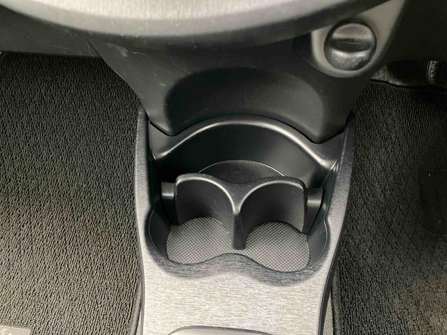 ヴィッツＦナビ／ワンセグ／ＣＤ／ＢＴ　ＡＵＸ接続　バックカメラ　プライバシーガラス　サイドレバー式ー駐車ブレーキ　シートリフター　チルトステアリング　電動格納ドアミラー　キーレスエントリー　マニュアルエアコン（千葉県）の中古車