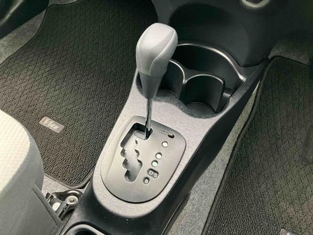 ヴィッツＦナビ／ワンセグ／ＣＤ／ＢＴ　ＡＵＸ接続　バックカメラ　プライバシーガラス　サイドレバー式ー駐車ブレーキ　シートリフター　チルトステアリング　電動格納ドアミラー　キーレスエントリー　マニュアルエアコン（千葉県）の中古車