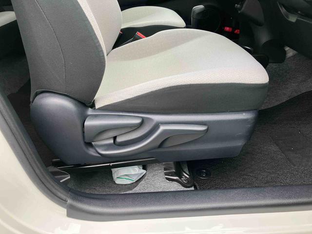 ヴィッツＦナビ／ワンセグ／ＣＤ／ＢＴ　ＡＵＸ接続　バックカメラ　プライバシーガラス　サイドレバー式ー駐車ブレーキ　シートリフター　チルトステアリング　電動格納ドアミラー　キーレスエントリー　マニュアルエアコン（千葉県）の中古車