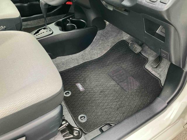 ヴィッツＦナビ／ワンセグ／ＣＤ／ＢＴ　ＡＵＸ接続　バックカメラ　プライバシーガラス　サイドレバー式ー駐車ブレーキ　シートリフター　チルトステアリング　電動格納ドアミラー　キーレスエントリー　マニュアルエアコン（千葉県）の中古車