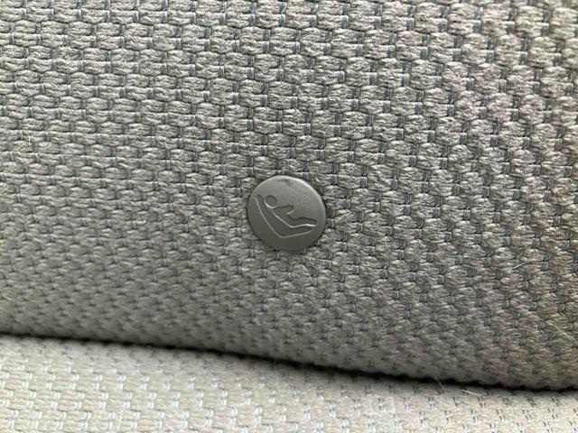 ヴィッツＦナビ／ワンセグ／ＣＤ／ＢＴ　ＡＵＸ接続　バックカメラ　プライバシーガラス　サイドレバー式ー駐車ブレーキ　シートリフター　チルトステアリング　電動格納ドアミラー　キーレスエントリー　マニュアルエアコン（千葉県）の中古車