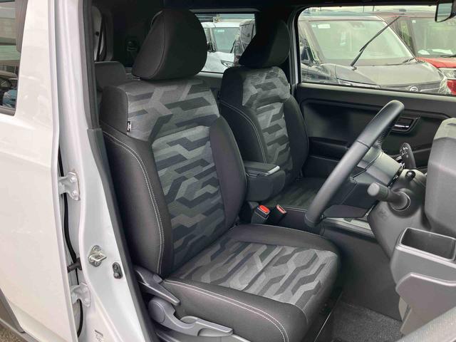 タフトGターボ クロムベンチャーターボ ガラスルーフ ルーフレール 9型ナビ/TV/DVD/BT/USB Bカメラ ETC 前後ドラレコ LEDヘッドランプ オートライト オートハイビーム コ−ナ−センサー 電動駐車ブレーキ アルミ(千葉県)の中古車