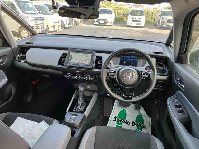 フィットｅ：ＨＥＶ　ＲＳカーナビ　アラウンドビューモニター　アルミホイール（千葉県）の中古車