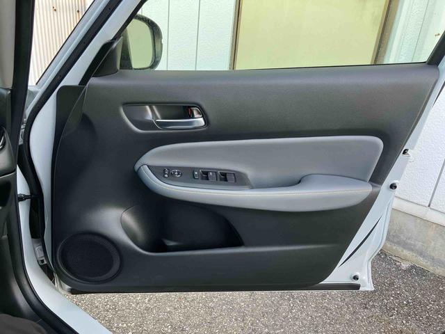 フィットｅ：ＨＥＶ　ＲＳカーナビ　アラウンドビューモニター　アルミホイール（千葉県）の中古車