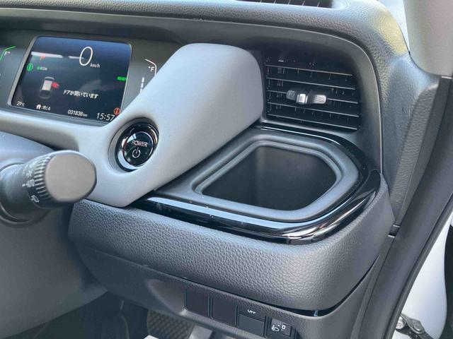 フィットｅ：ＨＥＶ　ＲＳカーナビ　アラウンドビューモニター　アルミホイール（千葉県）の中古車