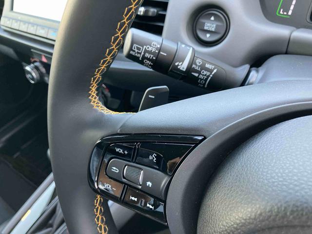 フィットｅ：ＨＥＶ　ＲＳカーナビ　アラウンドビューモニター　アルミホイール（千葉県）の中古車