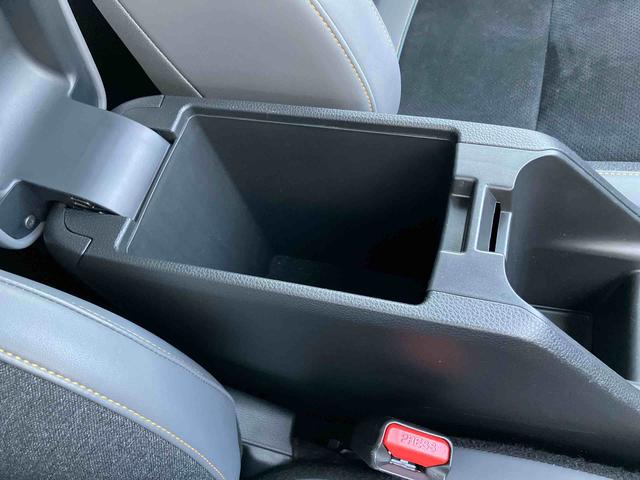 フィットｅ：ＨＥＶ　ＲＳカーナビ　アラウンドビューモニター　アルミホイール（千葉県）の中古車