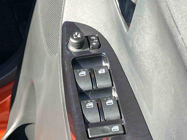 タントカスタムRS トップエディションSAIIバックカメラ連動フルセグナビ ブルートゥース対応 ETC 衝突被害軽減ブレーキ 横滑り防止装置 アイドリングストップ バニティーミラー付き左右サンバイザー チルトステアリング 運転席シートリフター(千葉県)の中古車