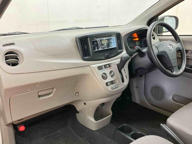 ミライースLCDラジオチューナー AUX接続 アイドリングストップ マニュアルレベリング機能付ハロゲンヘッドライト バニティーミラー付き左右サンバイザー トノカバー キーレスエントリー ショッピングフック(千葉県)の中古車