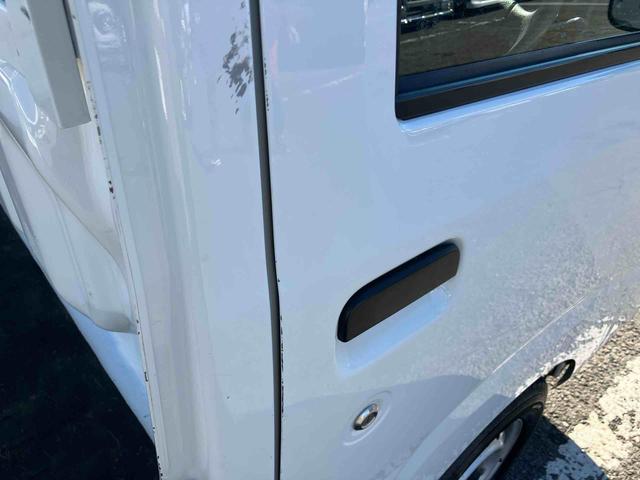 ハイゼットトラックスタンダード 農用スペシャル4WD 5速MT 荷台三方開 リヤ4枚リーフ 荷台作業灯 バッテリーカバー リヤデフロック PS AM/FMラジオ ハロゲンヘッドランプ 大型ヘッドレスト サイドレバー式駐車ブレーキ アシストグリップ(千葉県)の中古車