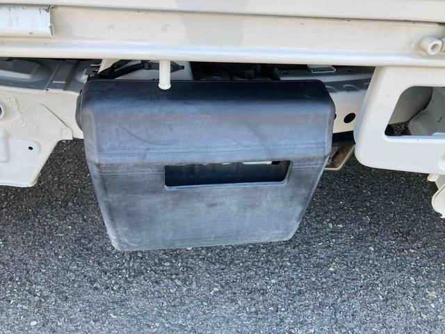 ハイゼットトラックスタンダード 農用スペシャル4WD 5速MT 荷台三方開 リヤ4枚リーフ 荷台作業灯 バッテリーカバー リヤデフロック PS AM/FMラジオ ハロゲンヘッドランプ 大型ヘッドレスト サイドレバー式駐車ブレーキ アシストグリップ(千葉県)の中古車