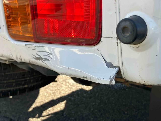 ハイゼットトラックスタンダード 農用スペシャル4WD 5速MT 荷台三方開 リヤ4枚リーフ 荷台作業灯 バッテリーカバー リヤデフロック PS AM/FMラジオ ハロゲンヘッドランプ 大型ヘッドレスト サイドレバー式駐車ブレーキ アシストグリップ(千葉県)の中古車