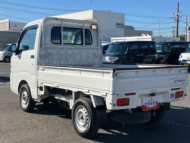 ハイゼットトラックスタンダード 農用スペシャル4WD 5速MT 荷台三方開 リヤ4枚リーフ 荷台作業灯 バッテリーカバー リヤデフロック PS AM/FMラジオ ハロゲンヘッドランプ 大型ヘッドレスト サイドレバー式駐車ブレーキ アシストグリップ(千葉県)の中古車