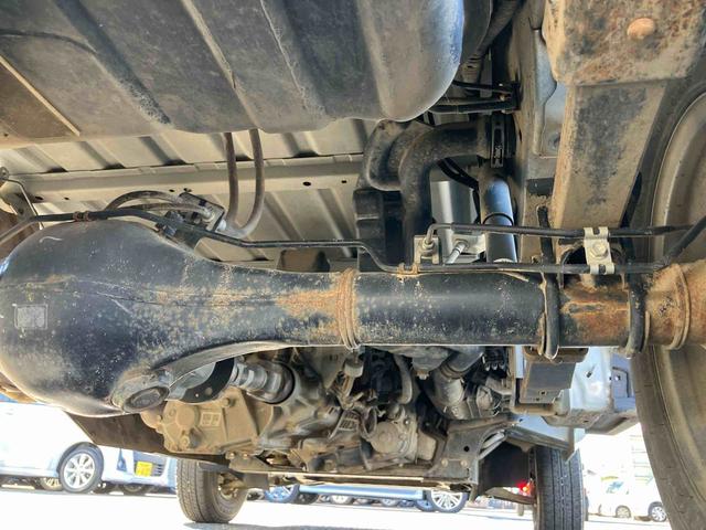 ハイゼットトラックスタンダード 農用スペシャル4WD 5速MT 荷台三方開 リヤ4枚リーフ 荷台作業灯 バッテリーカバー リヤデフロック PS AM/FMラジオ ハロゲンヘッドランプ 大型ヘッドレスト サイドレバー式駐車ブレーキ アシストグリップ(千葉県)の中古車