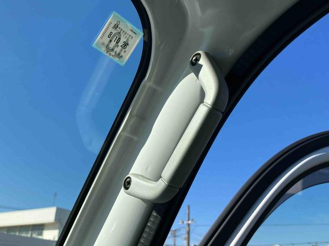 ハイゼットトラックスタンダード 農用スペシャル4WD 5速MT 荷台三方開 リヤ4枚リーフ 荷台作業灯 バッテリーカバー リヤデフロック PS AM/FMラジオ ハロゲンヘッドランプ 大型ヘッドレスト サイドレバー式駐車ブレーキ アシストグリップ(千葉県)の中古車