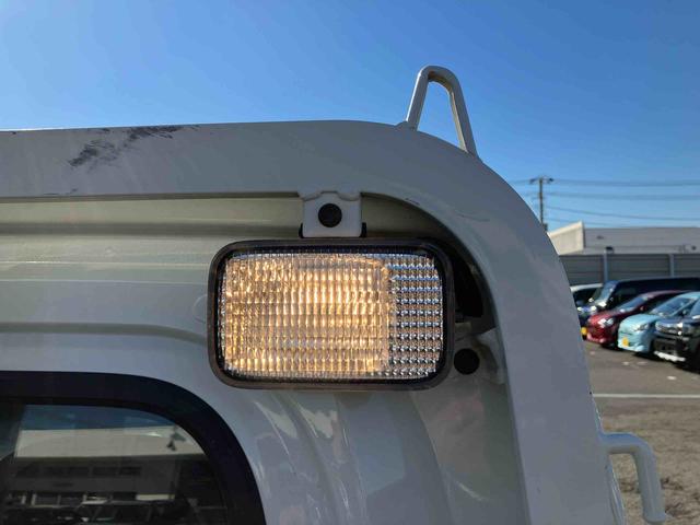 ハイゼットトラックスタンダード 農用スペシャル4WD 5速MT 荷台三方開 リヤ4枚リーフ 荷台作業灯 バッテリーカバー リヤデフロック PS AM/FMラジオ ハロゲンヘッドランプ 大型ヘッドレスト サイドレバー式駐車ブレーキ アシストグリップ(千葉県)の中古車