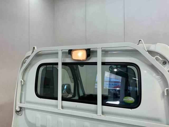 アクティトラックタウンテールゲートチェーン ゲートプロテクター 荷台マット 荷台作業灯 CDラジオチューナー キーレスエントリー パワーウインドウ ショッピングフック マニュアルレベリング機能付ハロゲンヘッドライト(千葉県)の中古車