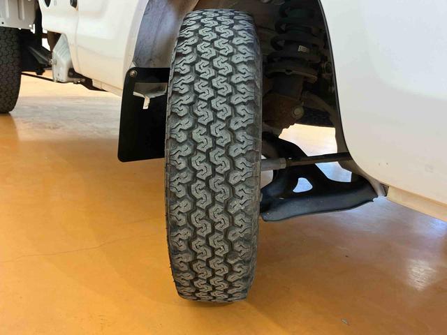 アクティトラックタウンテールゲートチェーン ゲートプロテクター 荷台マット 荷台作業灯 CDラジオチューナー キーレスエントリー パワーウインドウ ショッピングフック マニュアルレベリング機能付ハロゲンヘッドライト(千葉県)の中古車