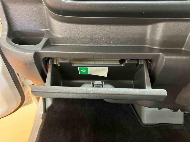 アクティトラックタウンテールゲートチェーン ゲートプロテクター 荷台マット 荷台作業灯 CDラジオチューナー キーレスエントリー パワーウインドウ ショッピングフック マニュアルレベリング機能付ハロゲンヘッドライト(千葉県)の中古車