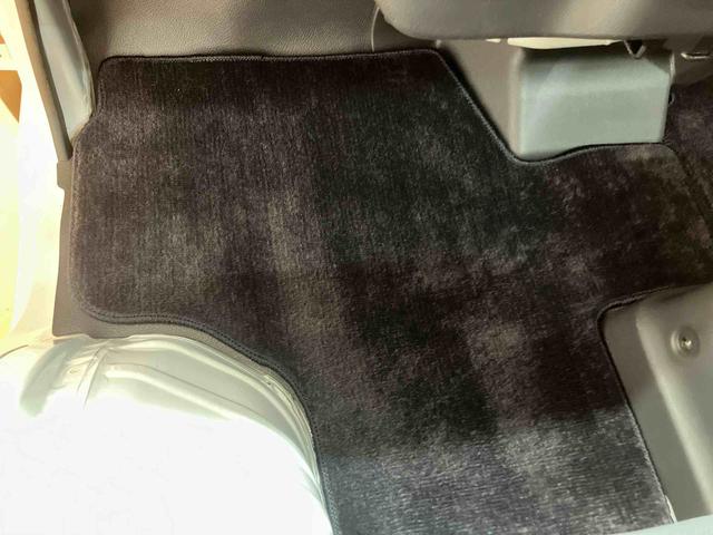 アクティトラックタウンテールゲートチェーン ゲートプロテクター 荷台マット 荷台作業灯 CDラジオチューナー キーレスエントリー パワーウインドウ ショッピングフック マニュアルレベリング機能付ハロゲンヘッドライト(千葉県)の中古車